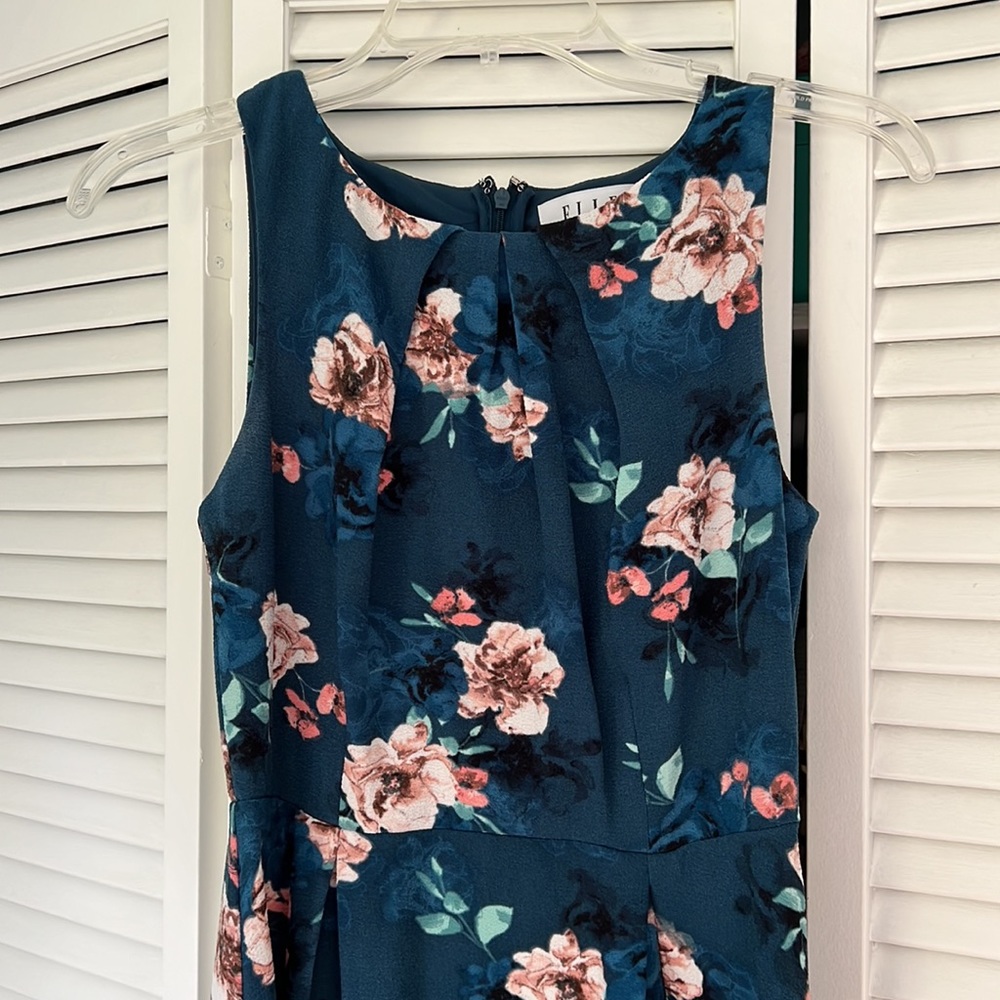 EUC Elle dress - Picture 2 of 9